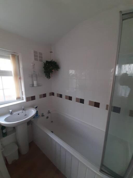 Private Apartment, Parking, Sea And Country Views Lyme Regis Exteriér fotografie